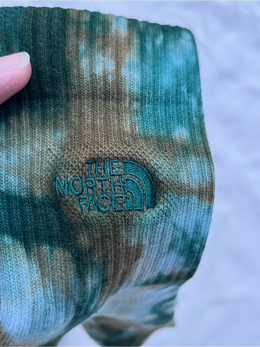 The North Face Men's Tie-Dye Hiking Crew Socks in Black & Green 2 Pairs - Picture 6 of 13